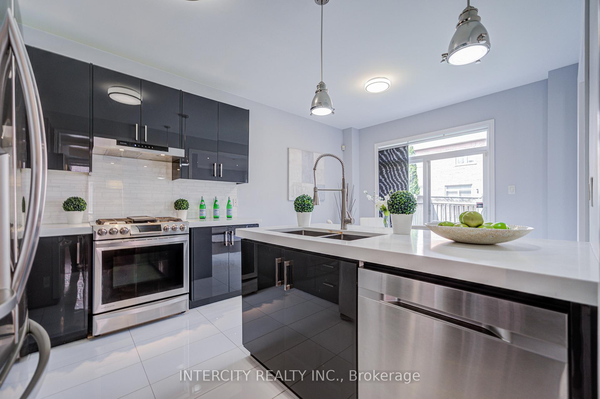 Photo 25 of 86 Princess Diana Drive, Markham, Cathedraltown — HOMEH