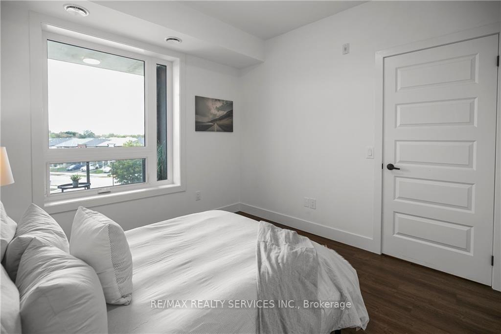 Photo 22 of Unit 313, 26 Lowes Road, Guelph, Clairfields/Hanlon Business Park — HOMEH