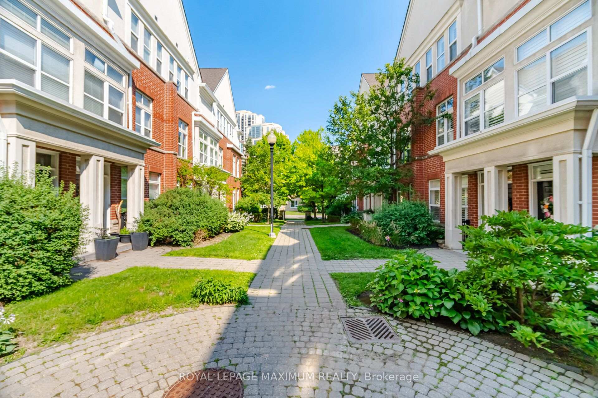 Photo 4 of 126 Resurrection Road, Etobicoke, Islington-City Centre West — HOMEH