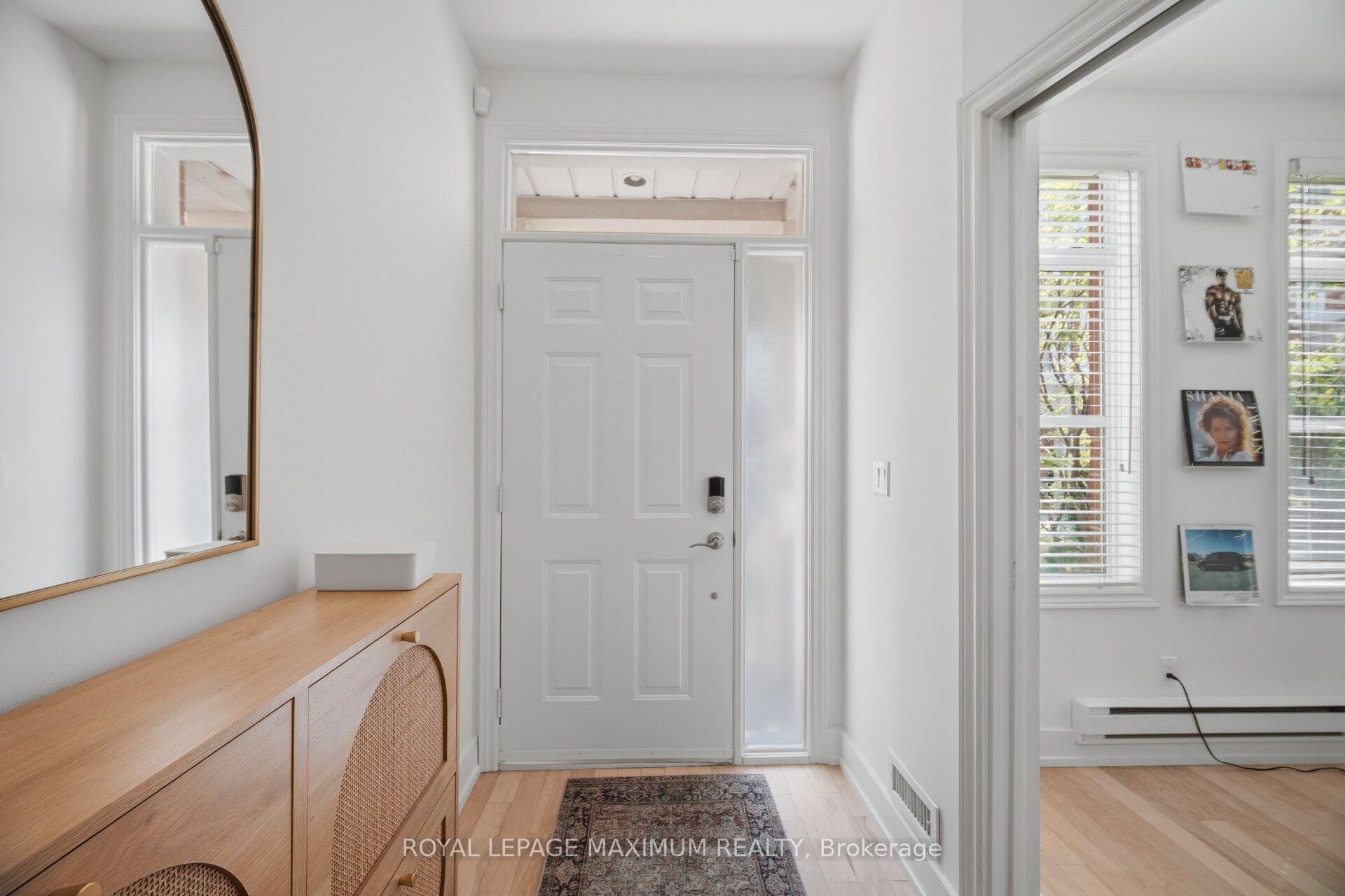 Photo 7 of 126 Resurrection Road, Etobicoke, Islington-City Centre West — HOMEH