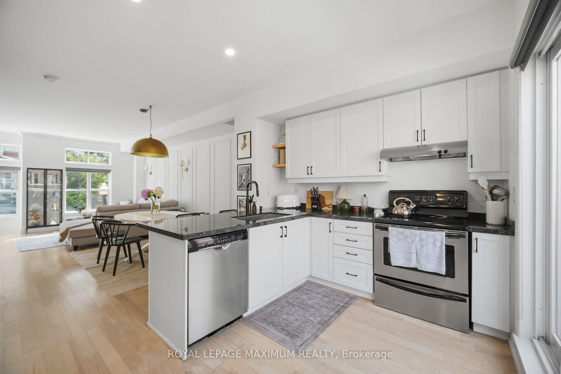 Photo 13 of 126 Resurrection Road, Etobicoke, Islington-City Centre West — HOMEH
