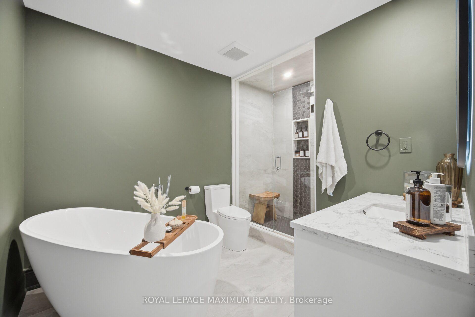 Photo 31 of 126 Resurrection Road, Etobicoke, Islington-City Centre West — HOMEH