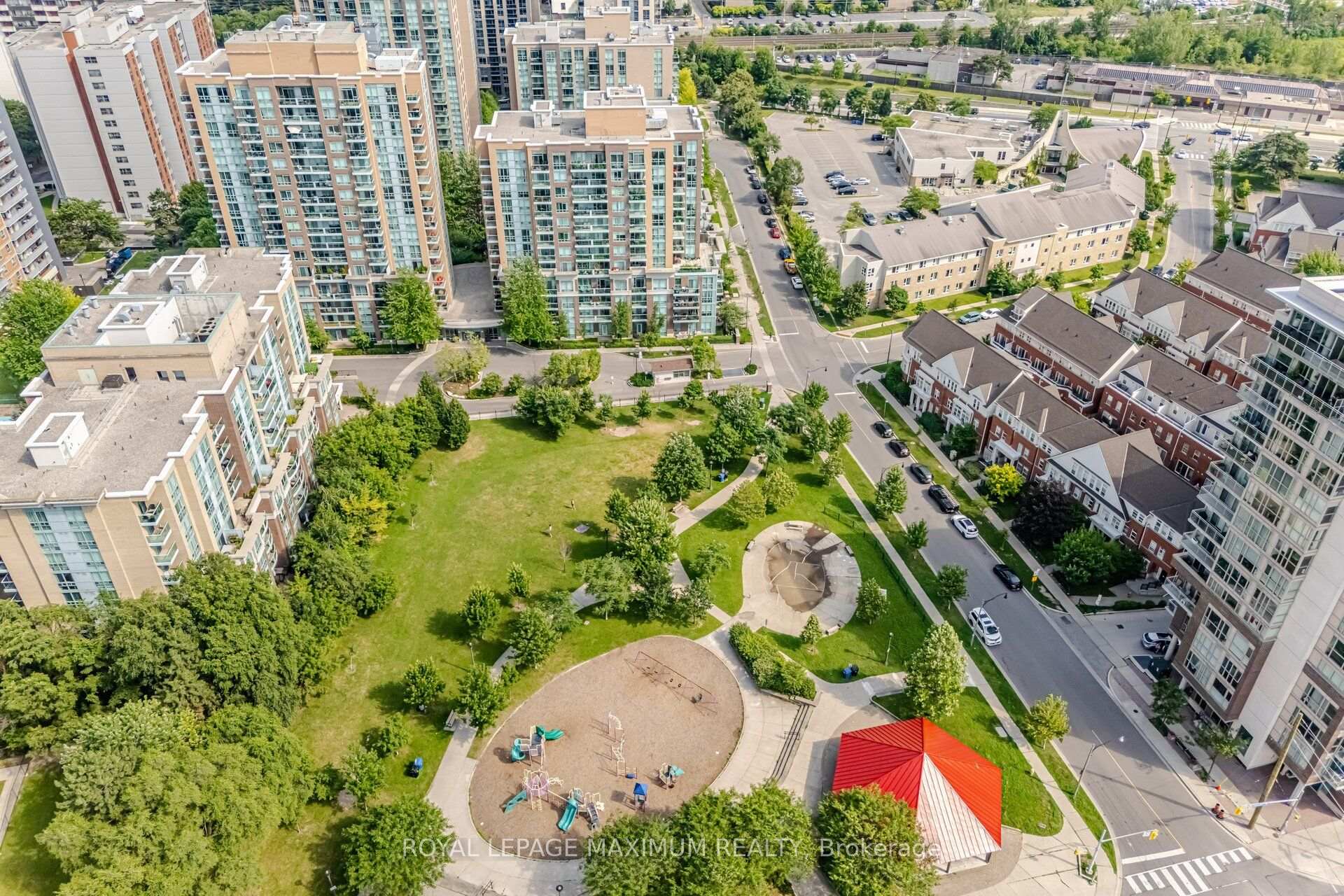 Photo 41 of 126 Resurrection Road, Etobicoke, Islington-City Centre West — HOMEH