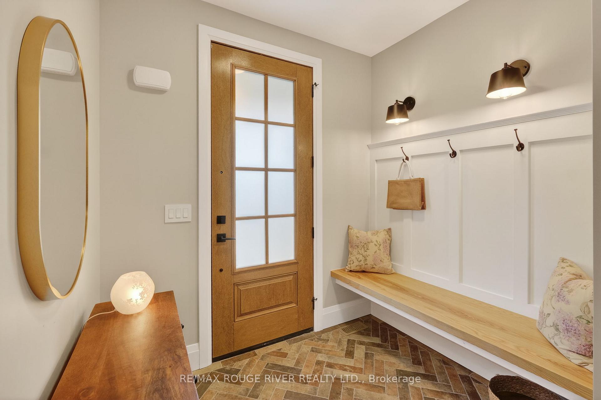 Photo 4 of 4 - 1000 D'Arcy Street, Cobourg — HOMEH