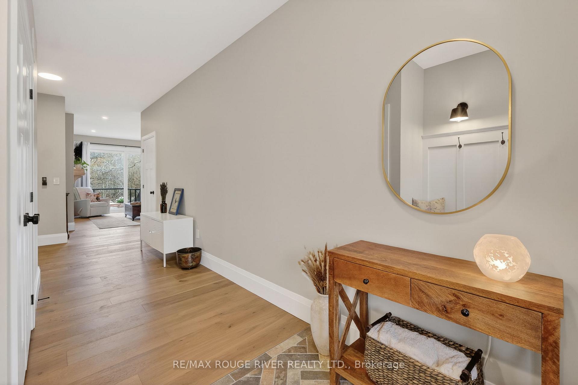 Photo 5 of 4 - 1000 D'Arcy Street, Cobourg — HOMEH