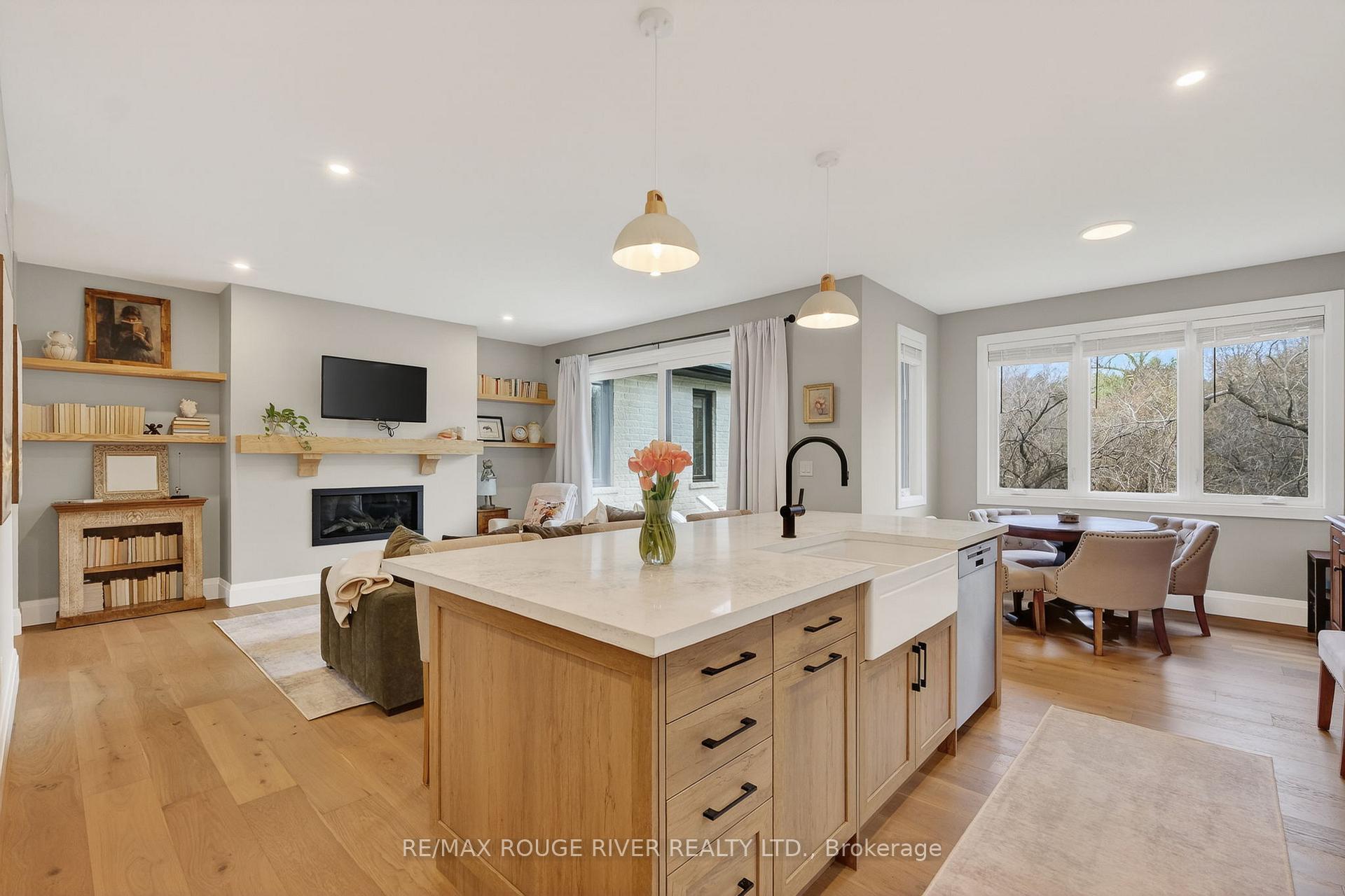 Photo 11 of 4 - 1000 D'Arcy Street, Cobourg — HOMEH