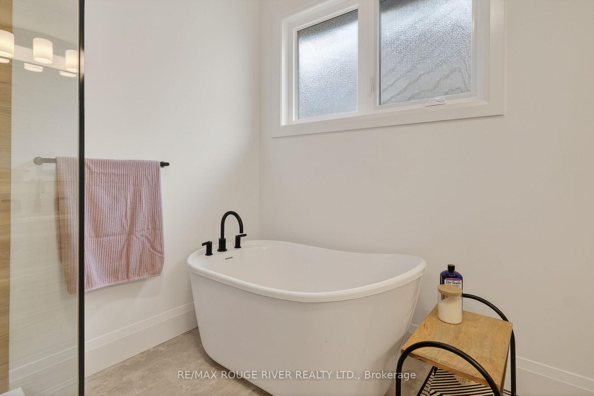 Photo 22 of 4 - 1000 D'Arcy Street, Cobourg — HOMEH