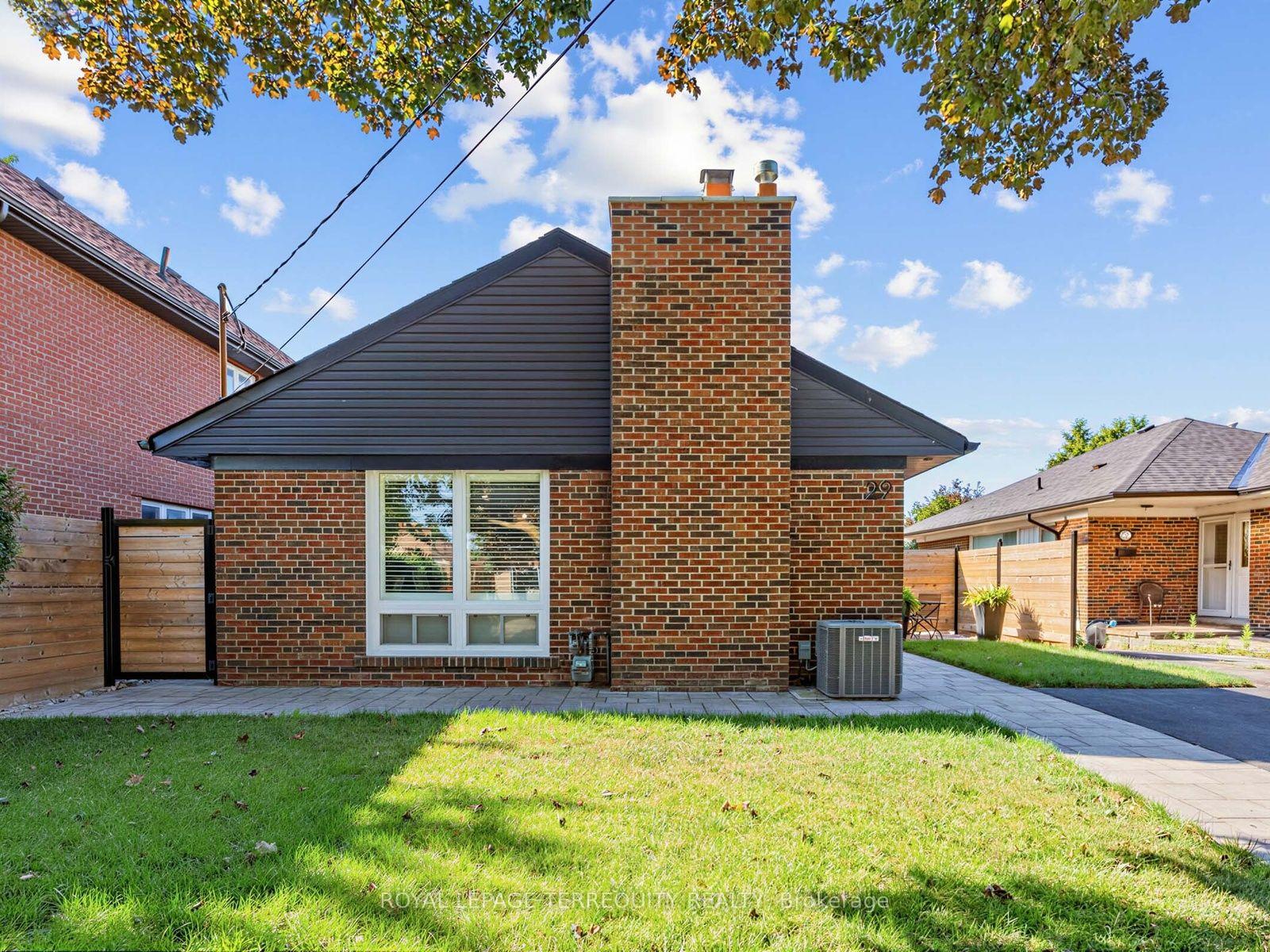 Photo 2 of 29 Sedgewick Crescent, Scarborough, Ionview — HOMEH