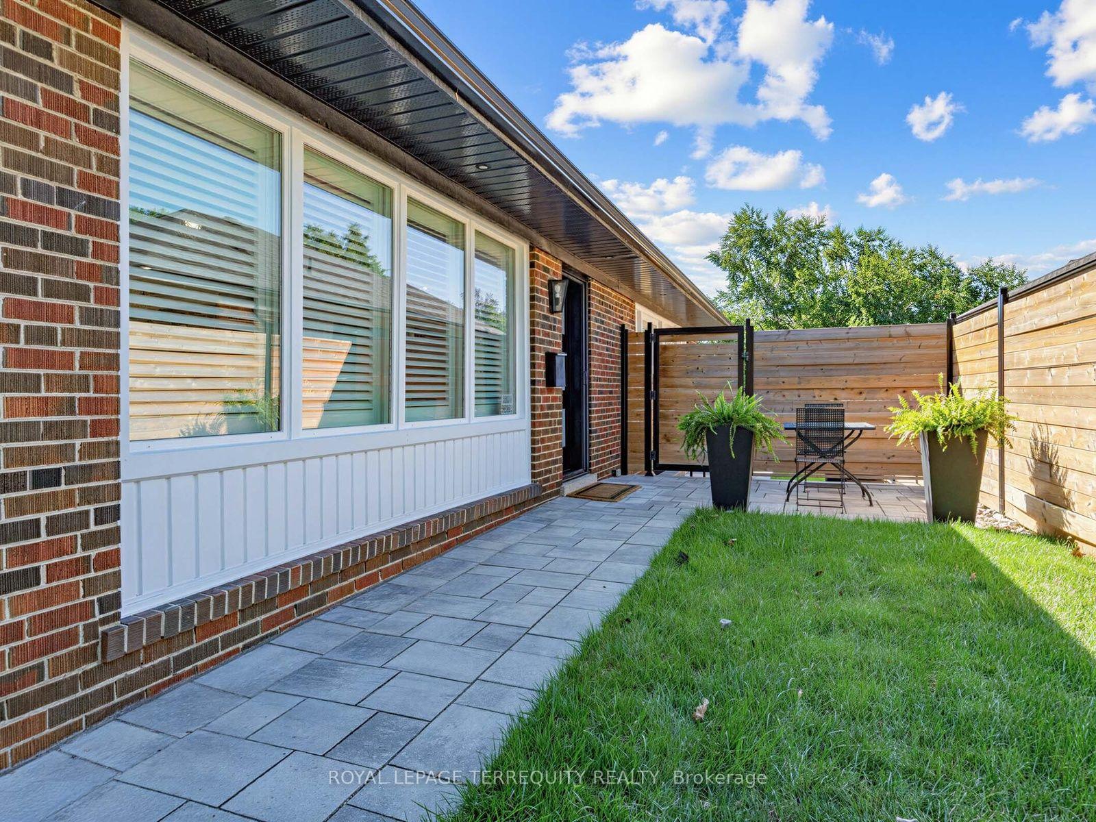 Photo 4 of 29 Sedgewick Crescent, Scarborough, Ionview — HOMEH