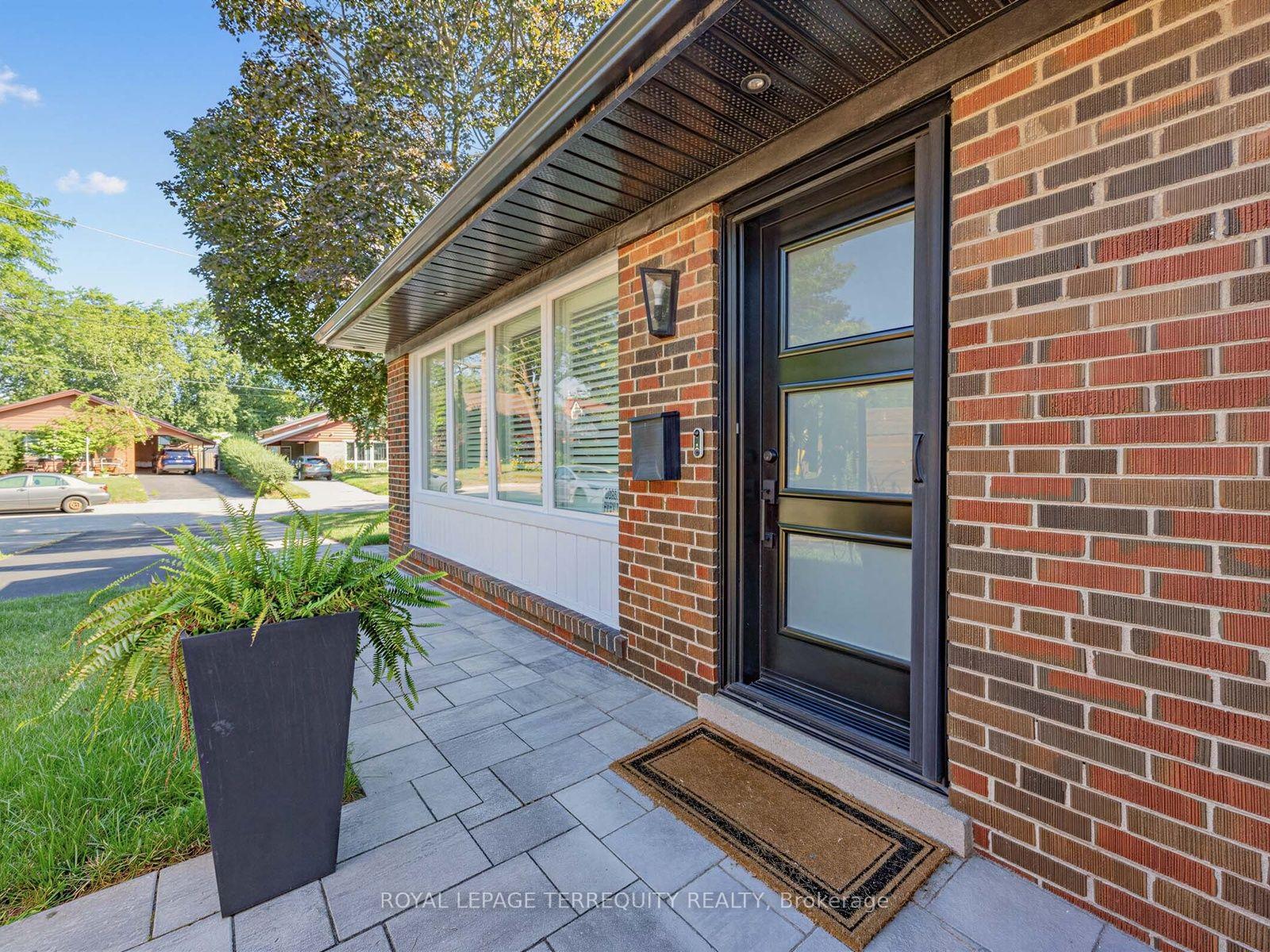 Photo 5 of 29 Sedgewick Crescent, Scarborough, Ionview — HOMEH