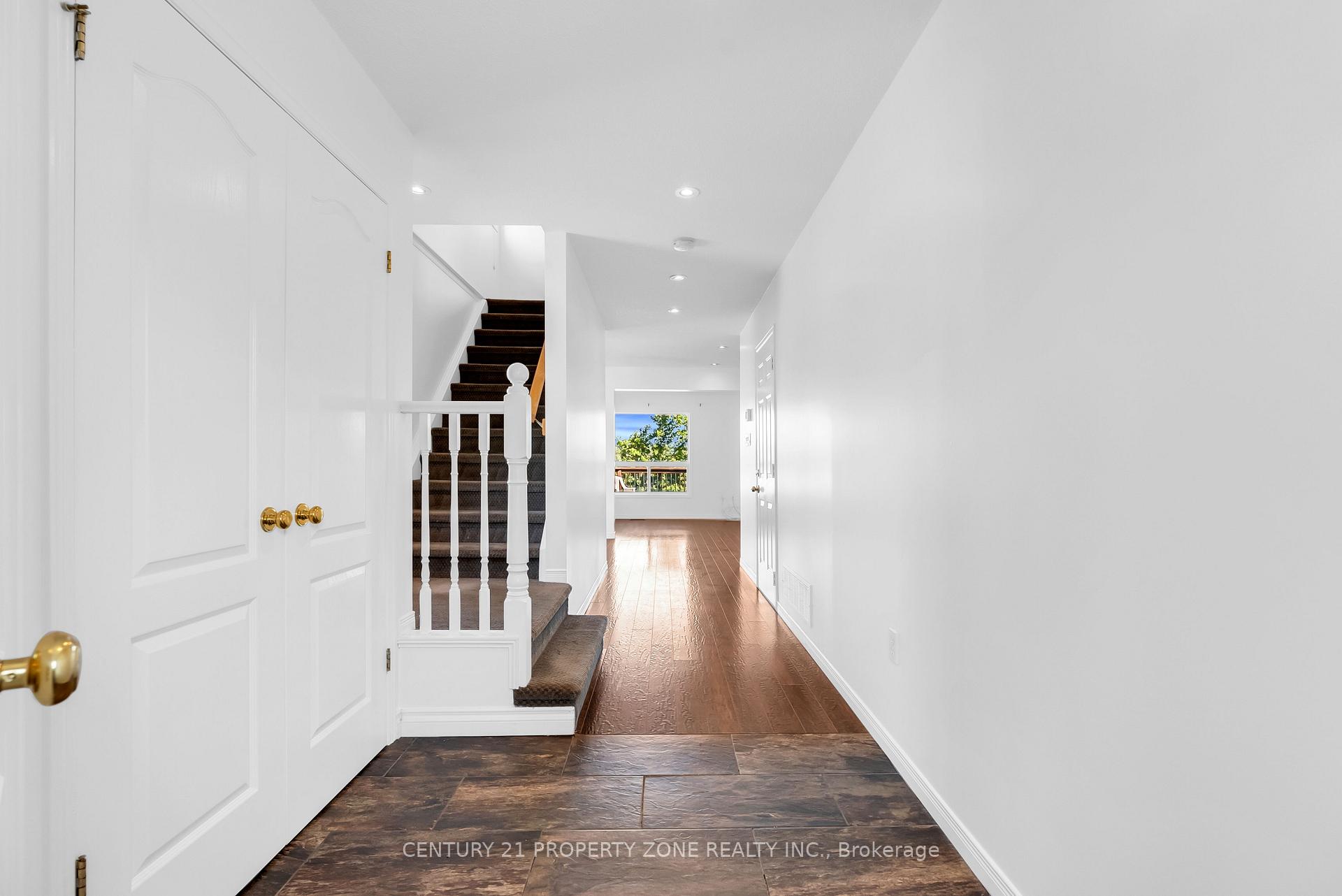 Photo 7 of 75 Benjamin Crescent, Orangeville — HOMEH