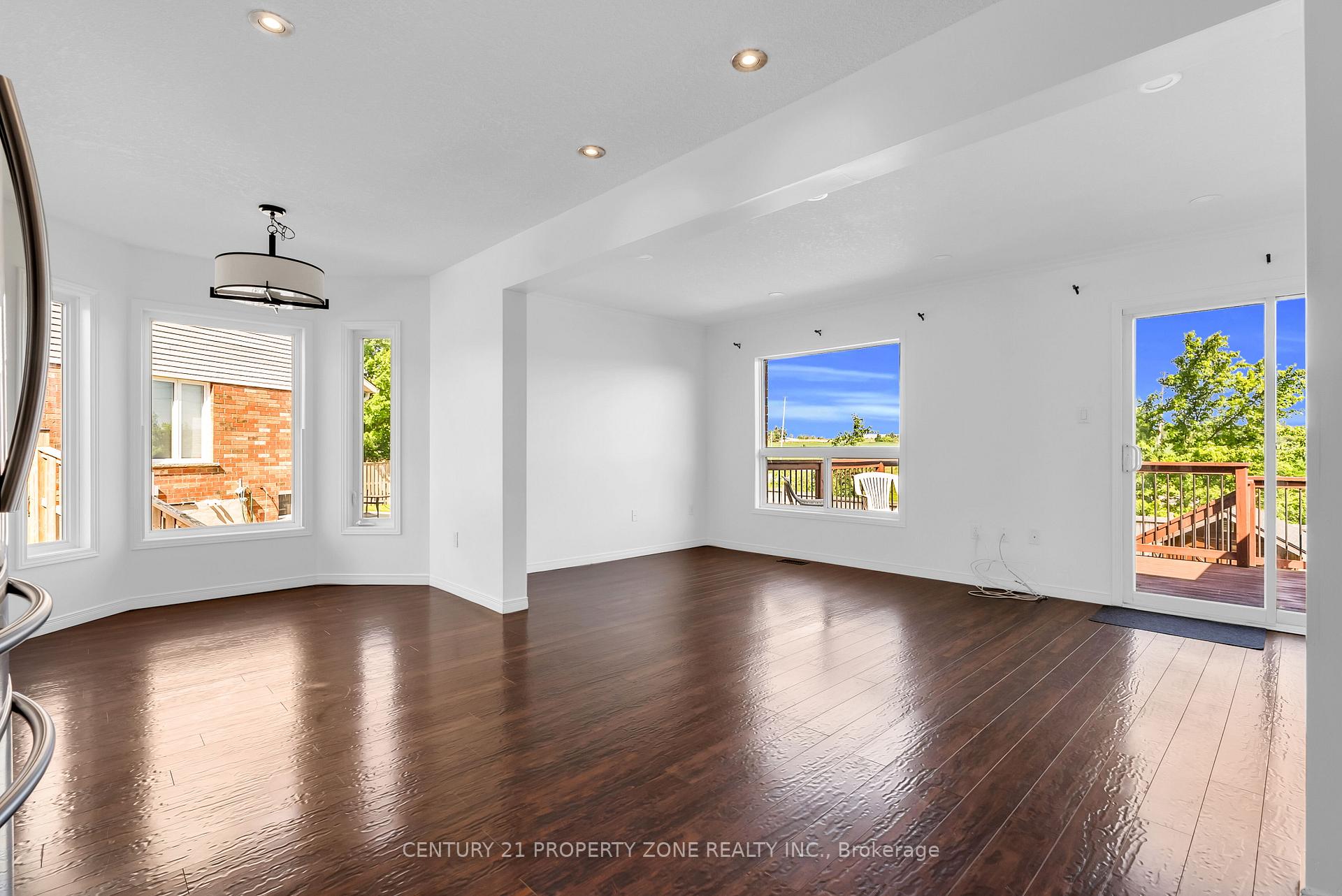 Photo 8 of 75 Benjamin Crescent, Orangeville — HOMEH