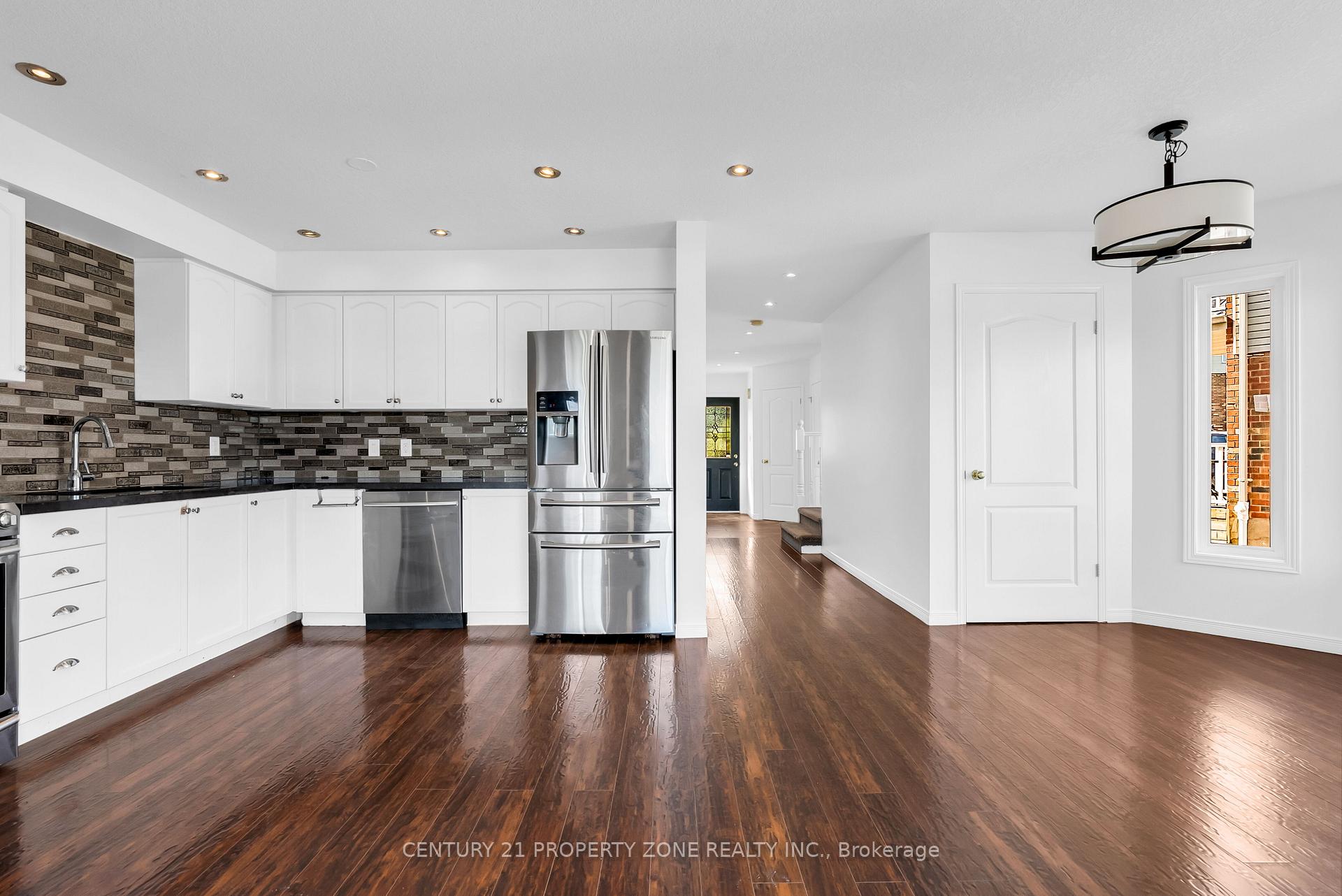 Photo 12 of 75 Benjamin Crescent, Orangeville — HOMEH