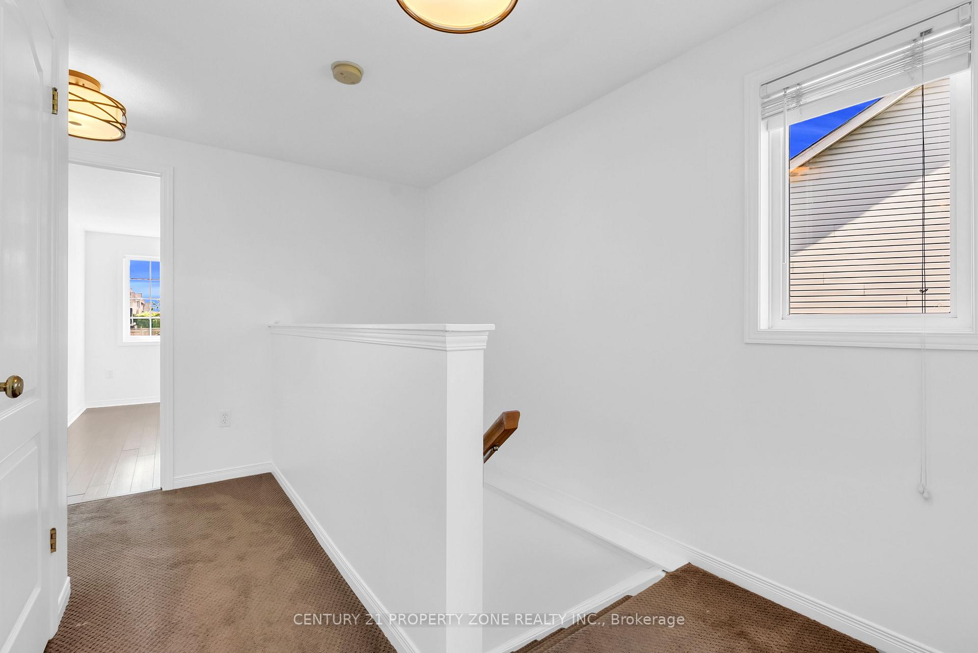 Photo 21 of 75 Benjamin Crescent, Orangeville — HOMEH