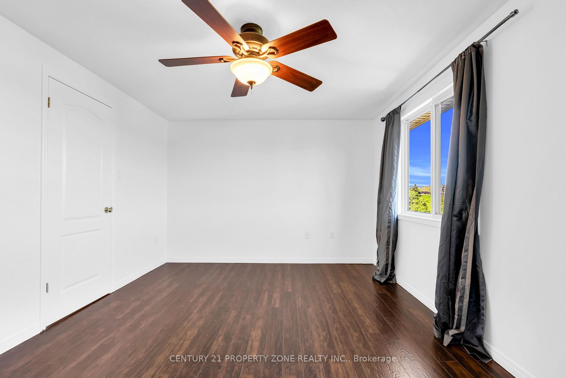 Photo 23 of 75 Benjamin Crescent, Orangeville — HOMEH