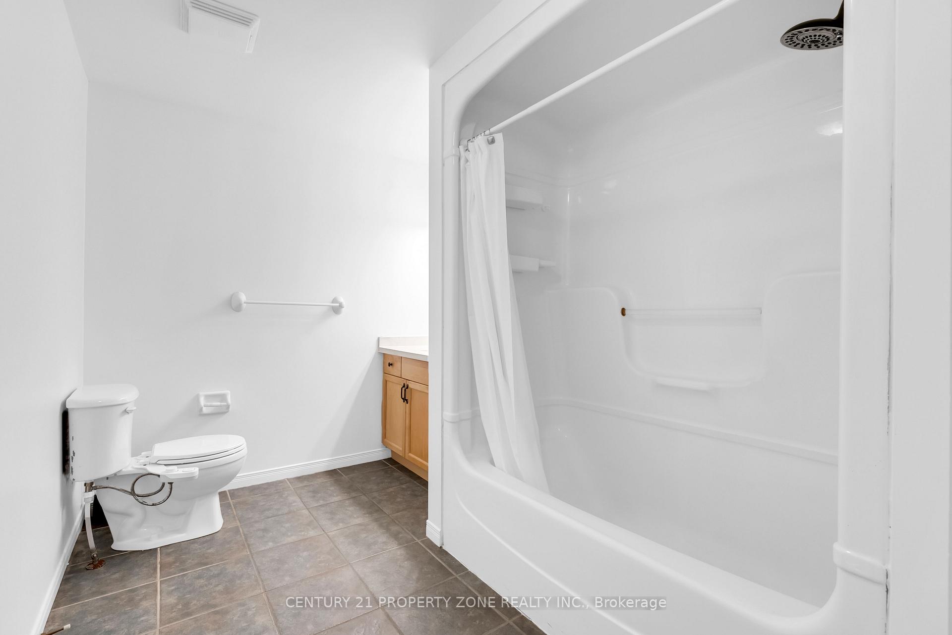 Photo 26 of 75 Benjamin Crescent, Orangeville — HOMEH