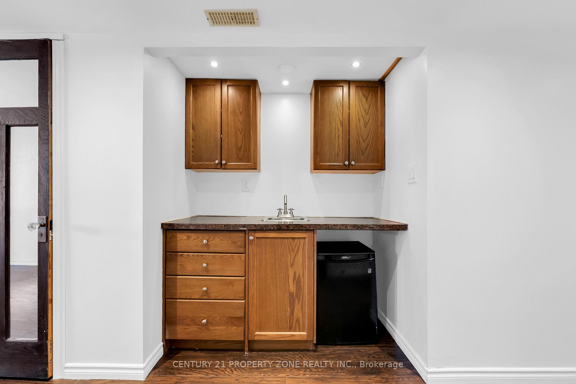 Photo 35 of 75 Benjamin Crescent, Orangeville — HOMEH
