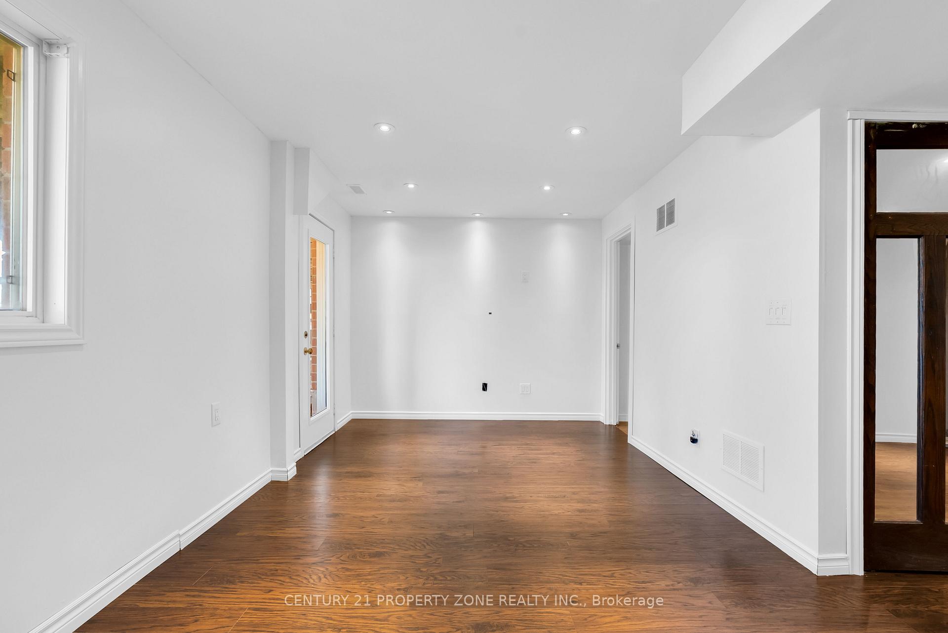 Photo 37 of 75 Benjamin Crescent, Orangeville — HOMEH
