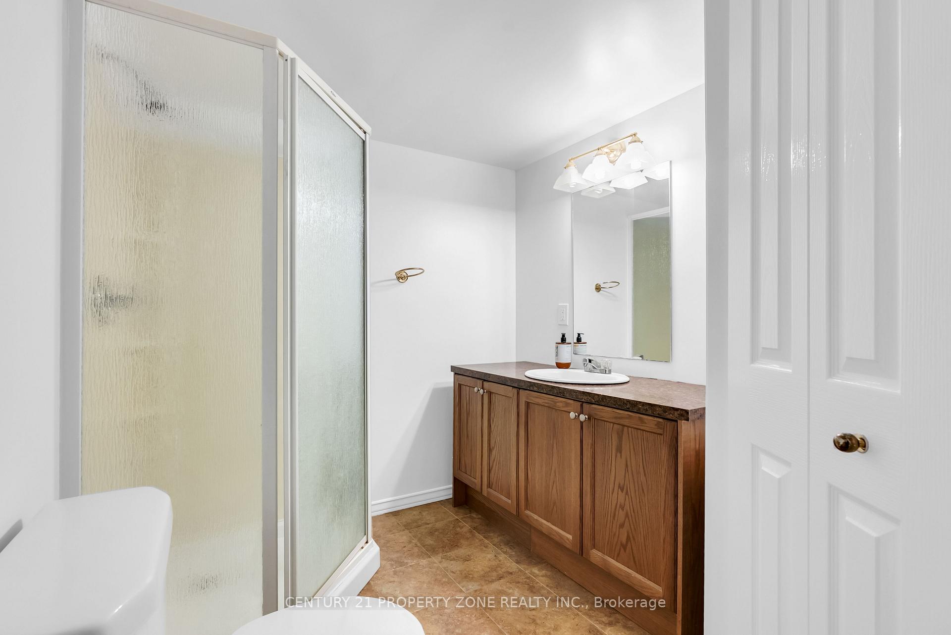 Photo 39 of 75 Benjamin Crescent, Orangeville — HOMEH