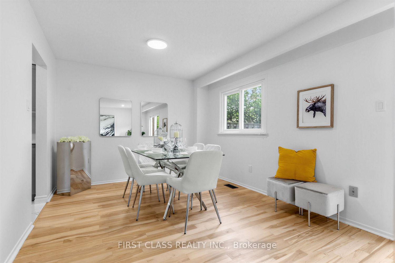 Photo 8 of Unit 8, 16 Woodglen Way, Markham, Unionville — HOMEH
