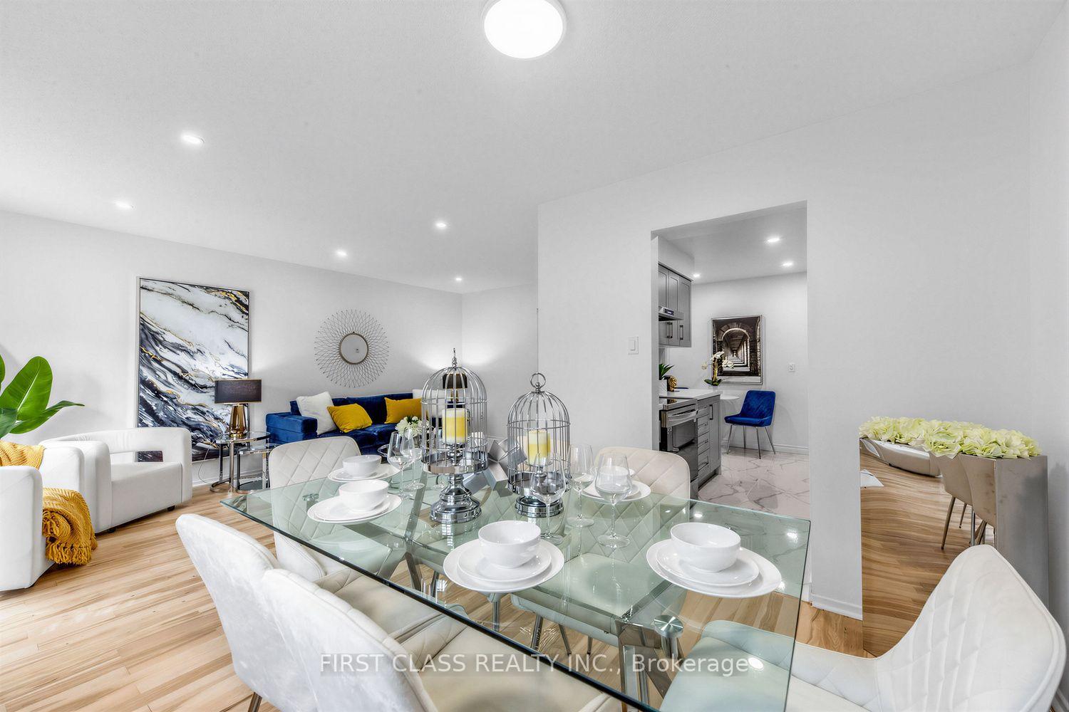 Photo 9 of Unit 8, 16 Woodglen Way, Markham, Unionville — HOMEH