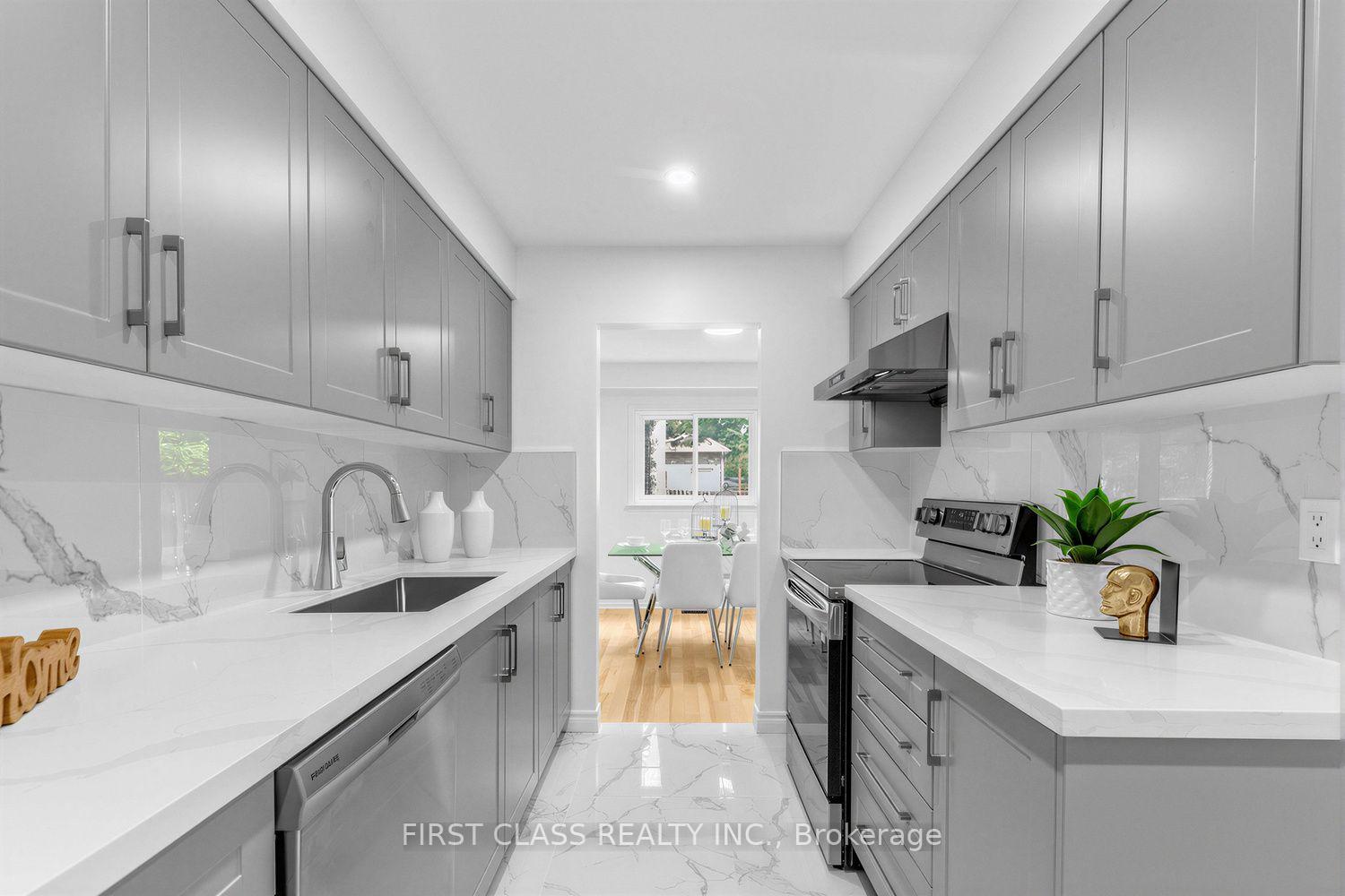 Photo 12 of Unit 8, 16 Woodglen Way, Markham, Unionville — HOMEH