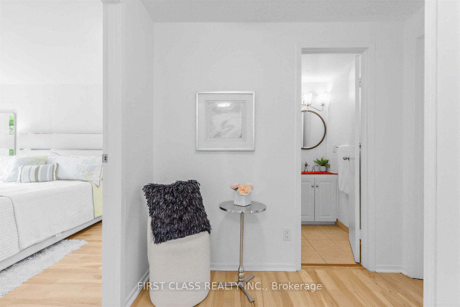 Photo 20 of Unit 8, 16 Woodglen Way, Markham, Unionville — HOMEH
