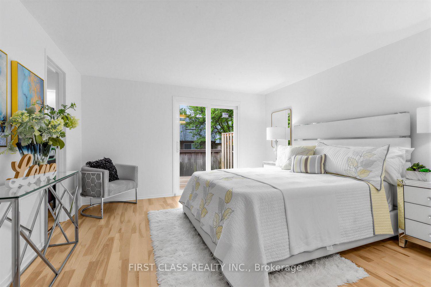 Photo 21 of Unit 8, 16 Woodglen Way, Markham, Unionville — HOMEH