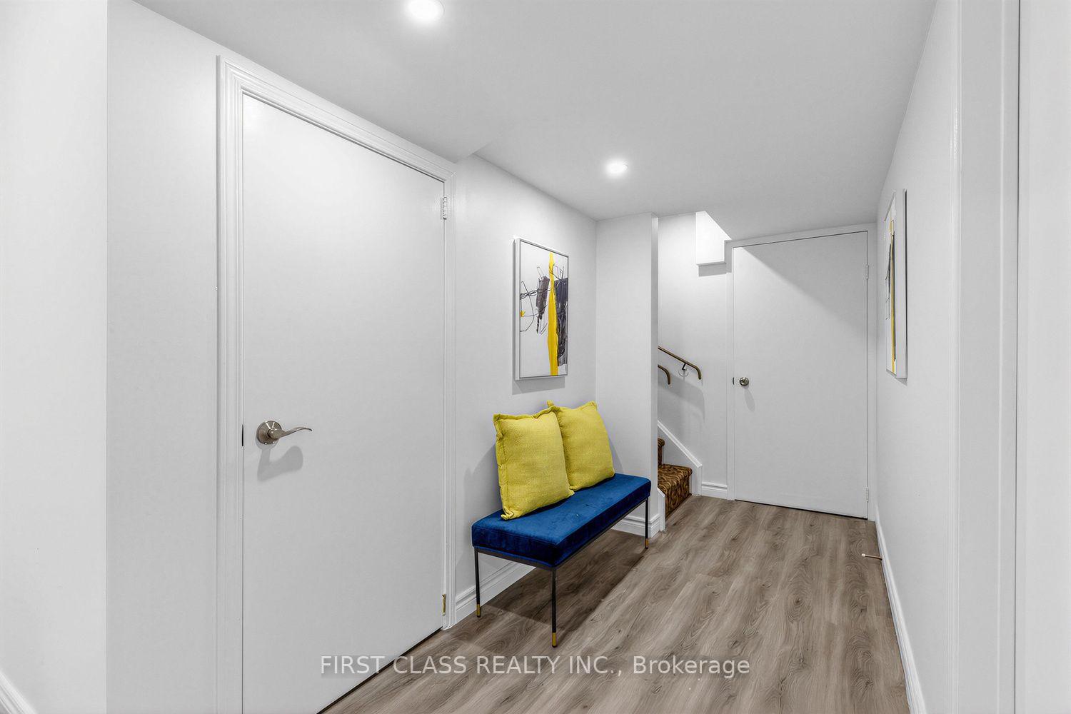 Photo 24 of Unit 8, 16 Woodglen Way, Markham, Unionville — HOMEH
