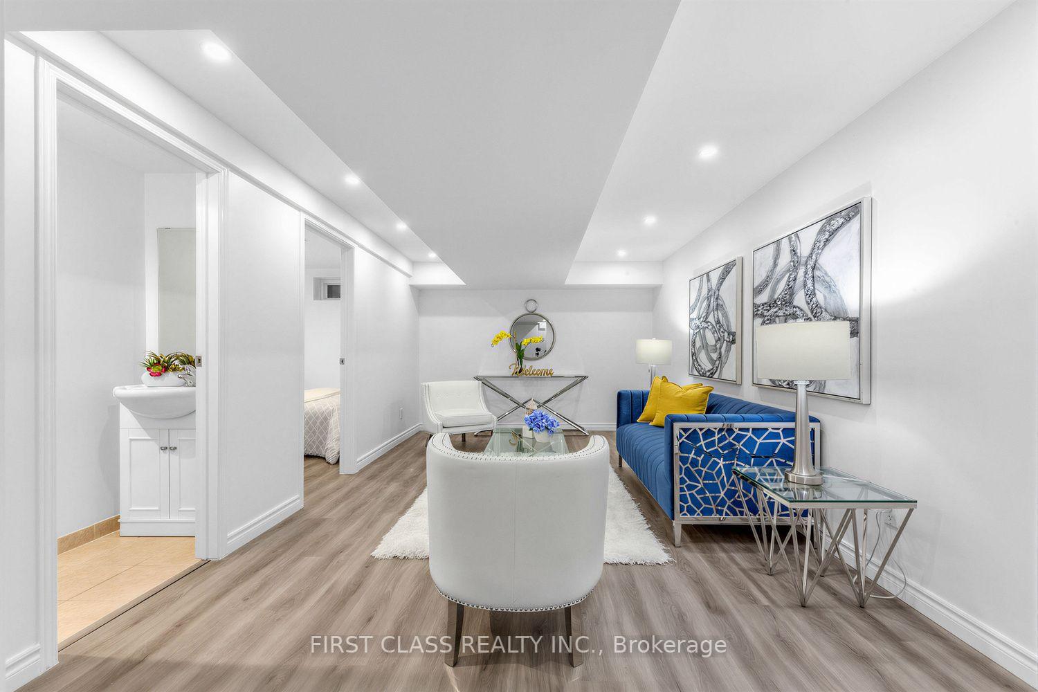 Photo 25 of Unit 8, 16 Woodglen Way, Markham, Unionville — HOMEH