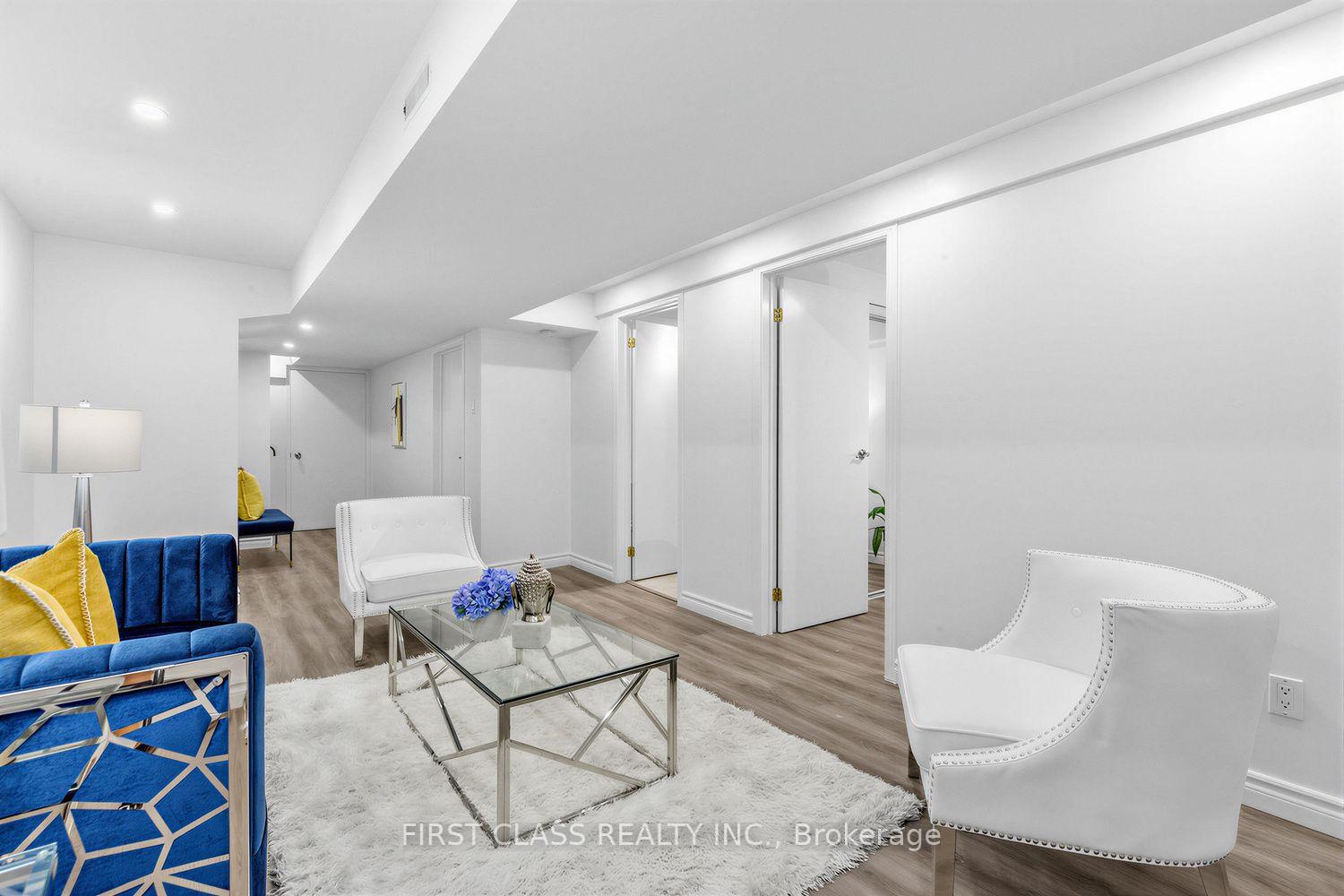 Photo 27 of Unit 8, 16 Woodglen Way, Markham, Unionville — HOMEH