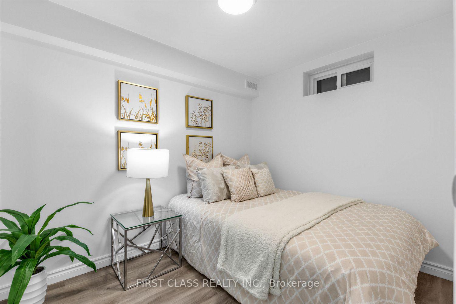 Photo 28 of Unit 8, 16 Woodglen Way, Markham, Unionville — HOMEH