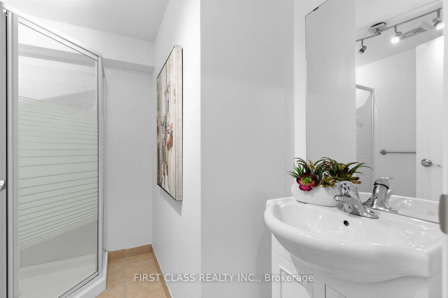 Photo 29 of Unit 8, 16 Woodglen Way, Markham, Unionville — HOMEH