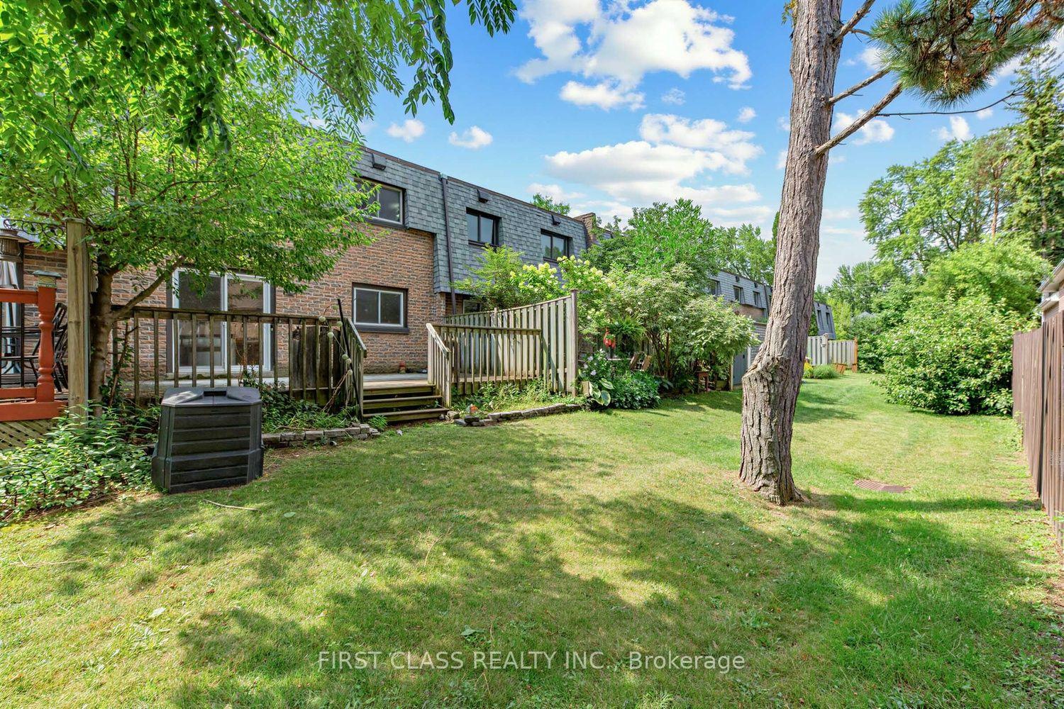Photo 30 of Unit 8, 16 Woodglen Way, Markham, Unionville — HOMEH