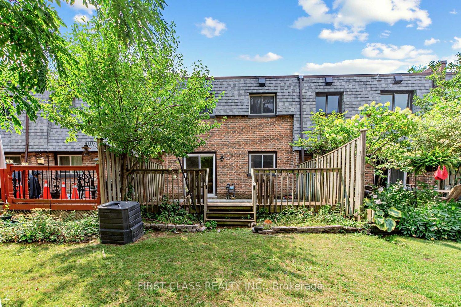 Photo 31 of Unit 8, 16 Woodglen Way, Markham, Unionville — HOMEH