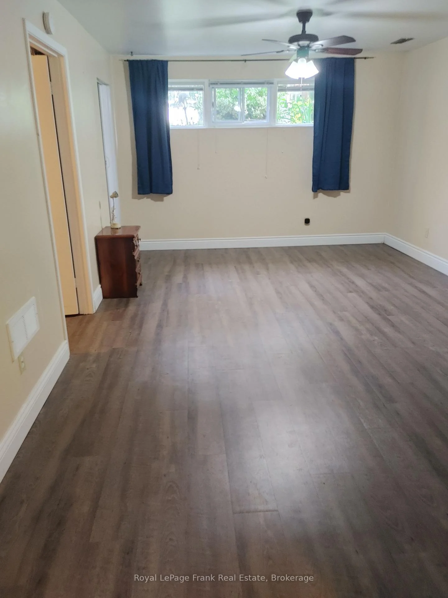 Photo 4 of 832 Ferndale Street, Oshawa, Northglen — HOMEH