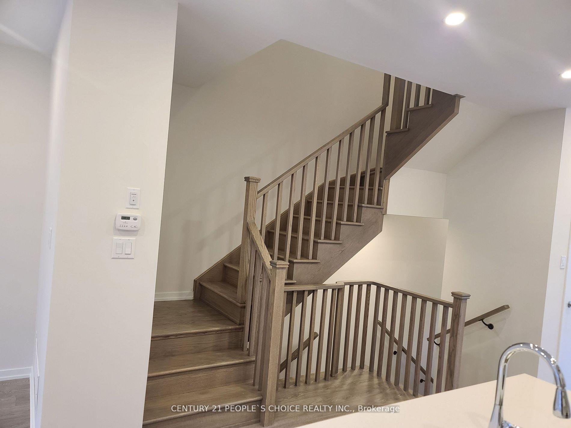 Photo 17 of 21 Origin Way, Vaughan, Patterson — HOMEH