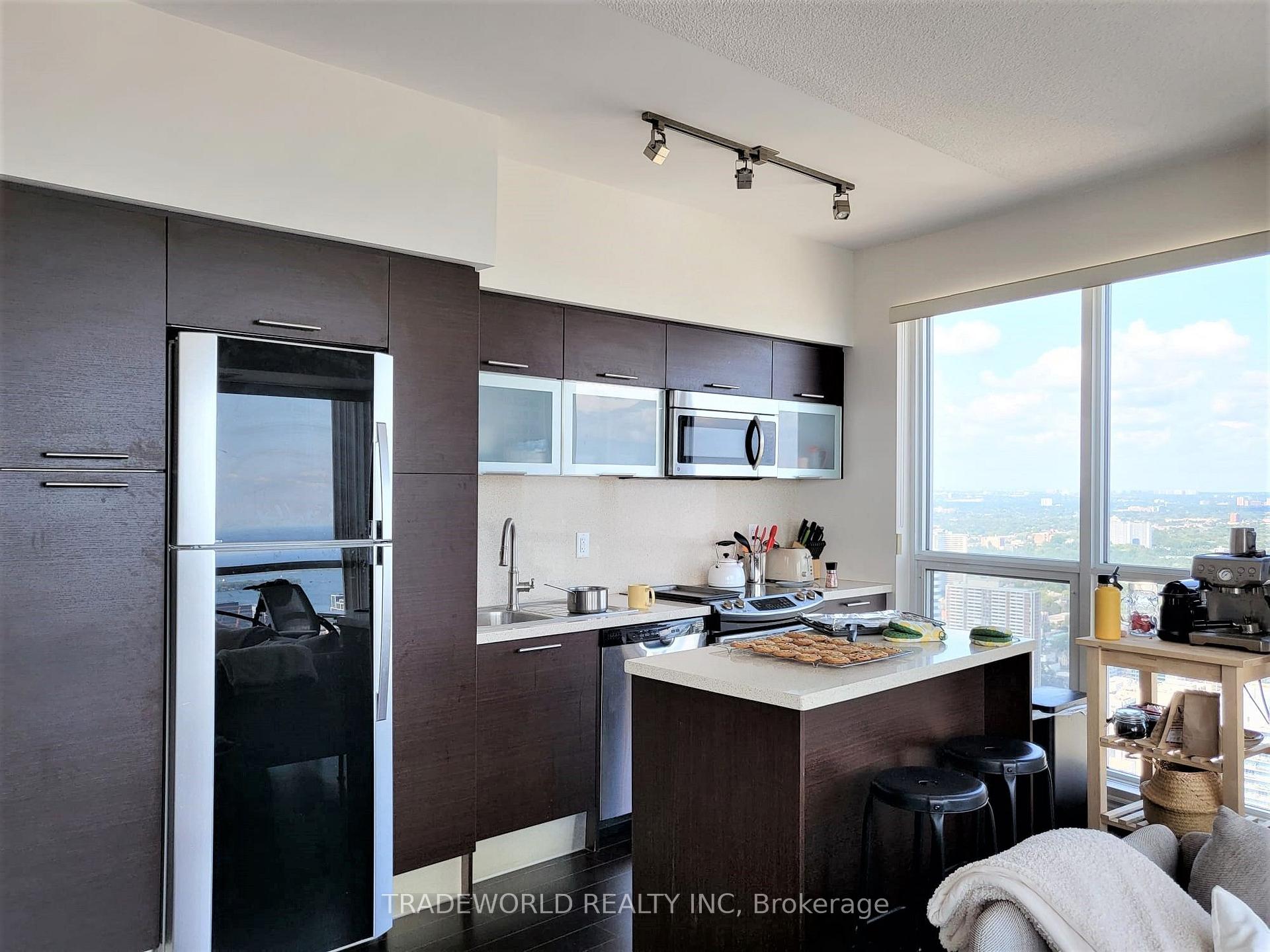 Photo 5 of Unit 5407, 386 Yonge Street, Toronto, Bay Street Corridor — HOMEH