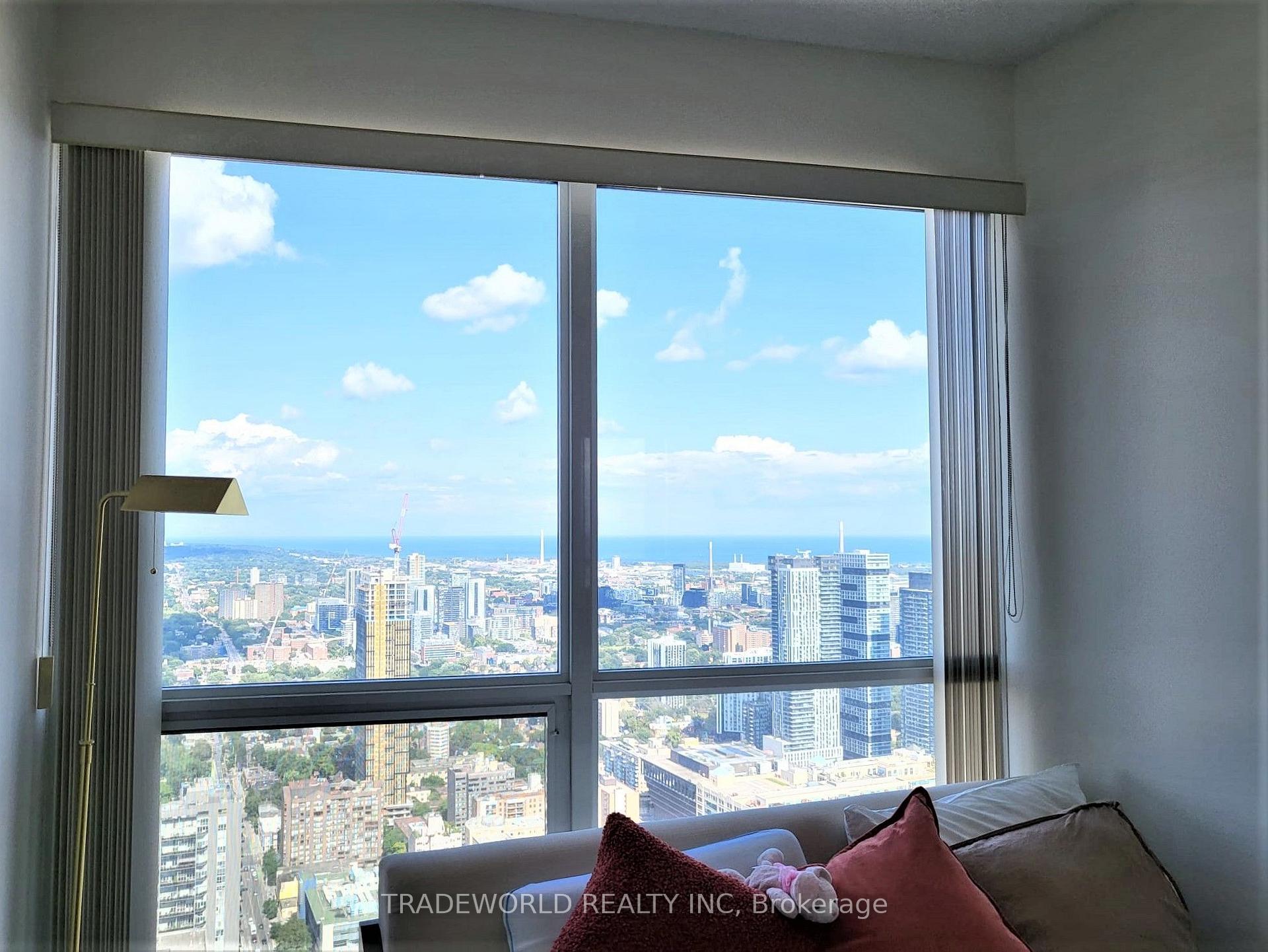 Photo 7 of Unit 5407, 386 Yonge Street, Toronto, Bay Street Corridor — HOMEH