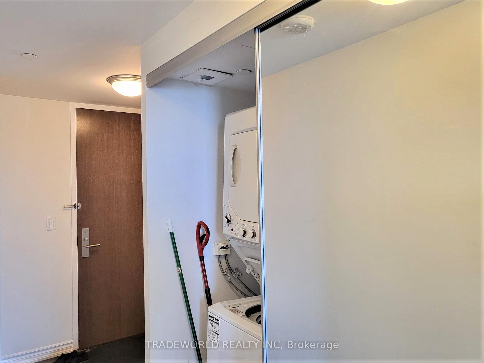 Photo 9 of Unit 5407, 386 Yonge Street, Toronto, Bay Street Corridor — HOMEH