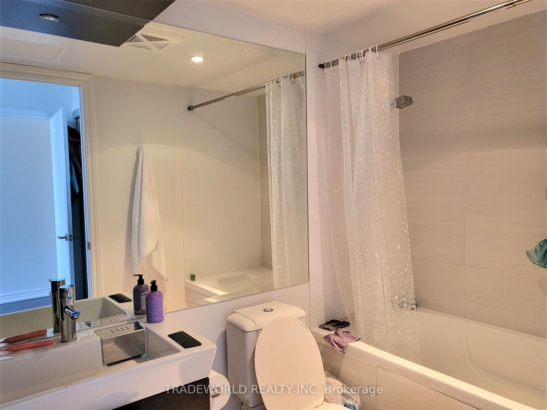 Photo 10 of Unit 5407, 386 Yonge Street, Toronto, Bay Street Corridor — HOMEH