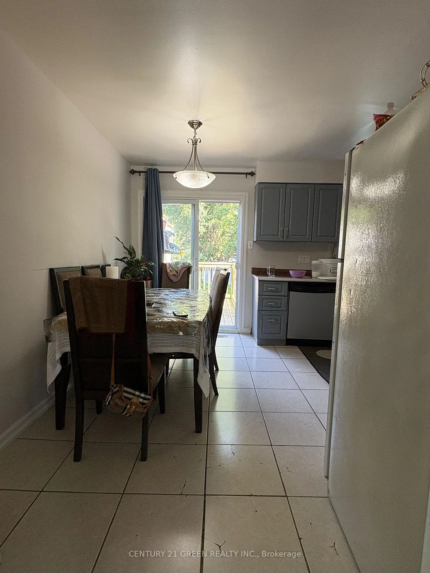 Photo 10 of 32 Elvira Crescent, London, South X — HOMEH