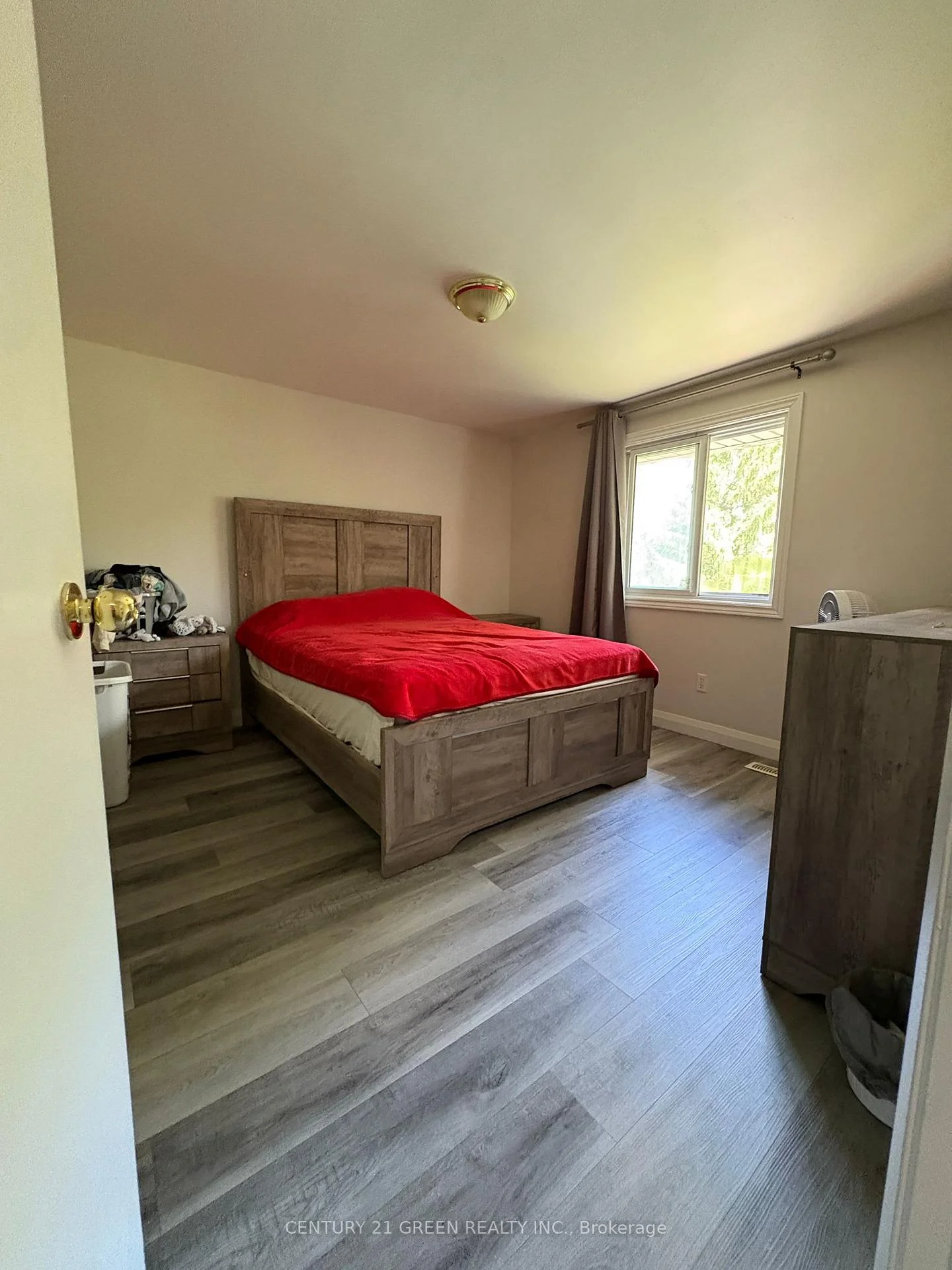 Photo 14 of 32 Elvira Crescent, London, South X — HOMEH