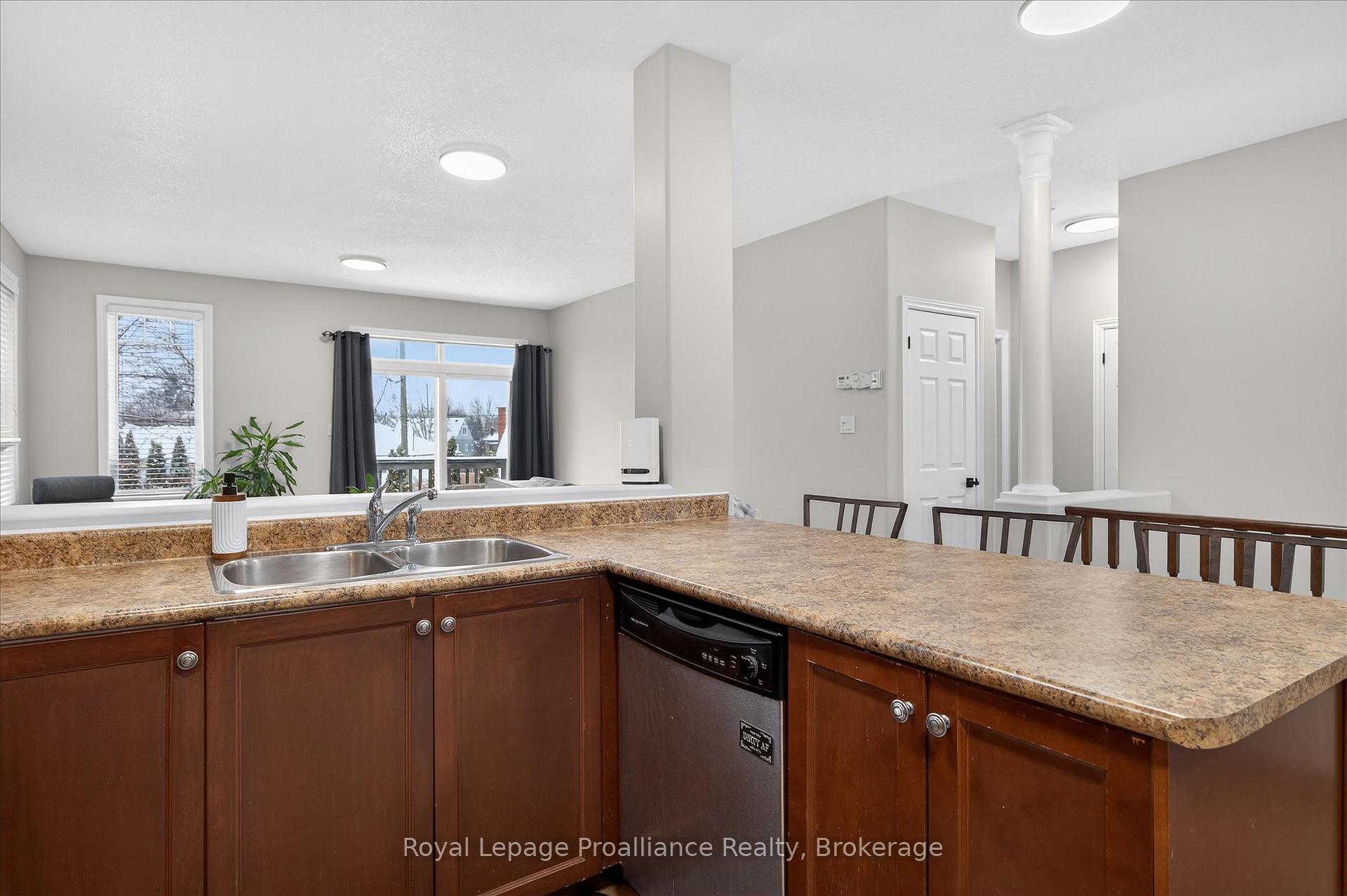 Photo 15 of Unit 18, 50 Lockside Drive, Peterborough, Otonabee Ward 1 — HOMEH