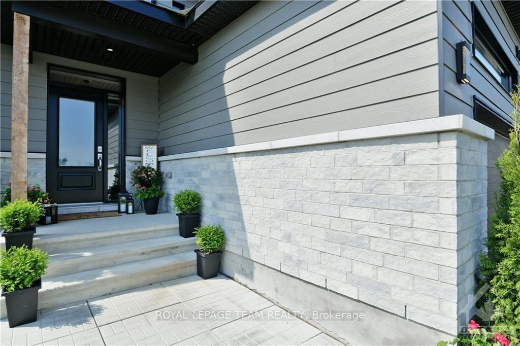 Photo 3 of 54 Reynard Crescent, Ottawa, Goulbourn Twp From Franktown Rd/South To Rideau — HOMEH