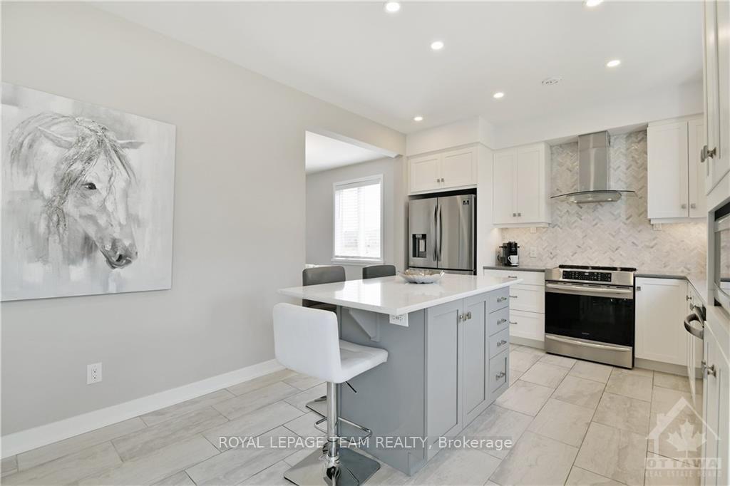 Photo 9 of 54 Reynard Crescent, Ottawa, Goulbourn Twp From Franktown Rd/South To Rideau — HOMEH