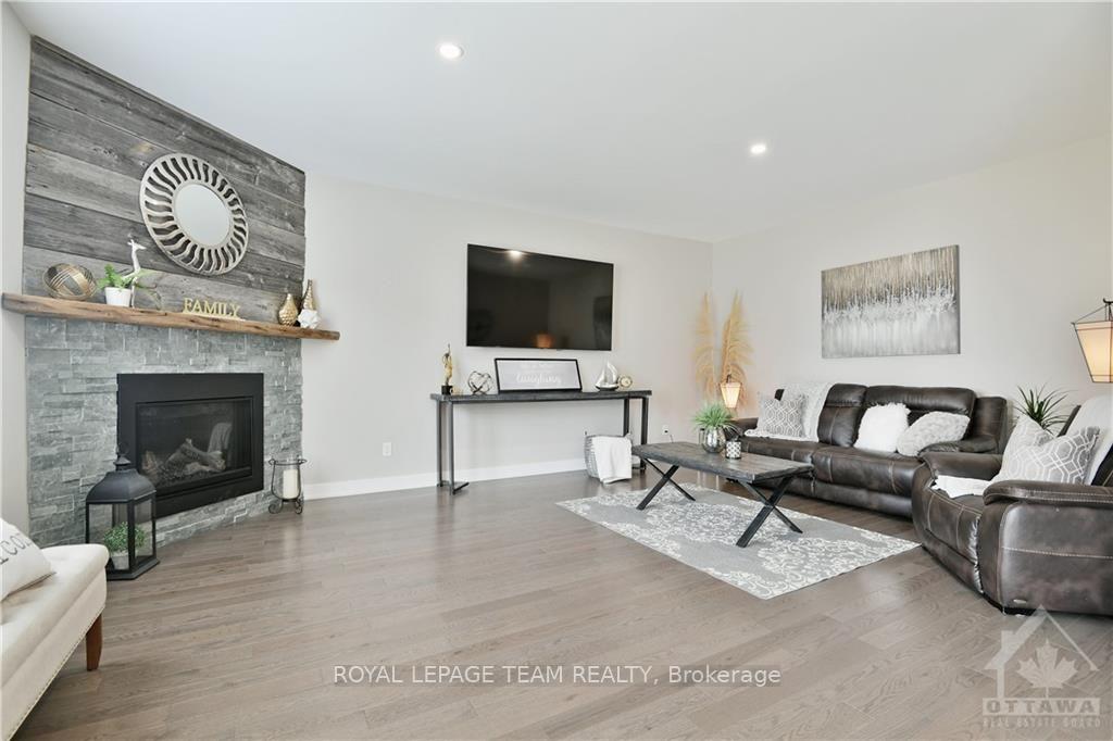 Photo 16 of 54 Reynard Crescent, Ottawa, Goulbourn Twp From Franktown Rd/South To Rideau — HOMEH