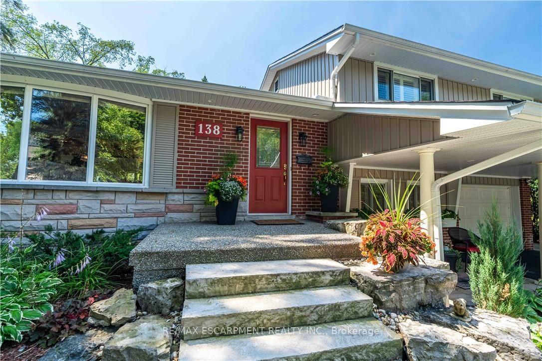 Photo 3 of 138 Judith Crescent, Hamilton, Ancaster — HOMEH
