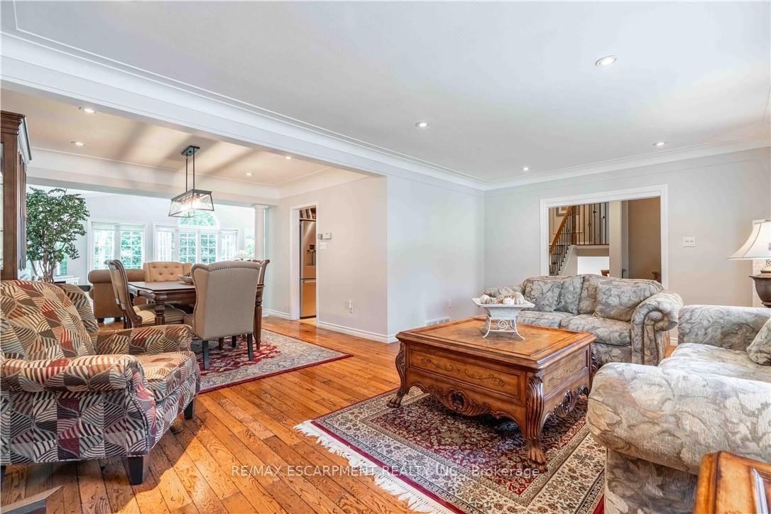 Photo 7 of 138 Judith Crescent, Hamilton, Ancaster — HOMEH
