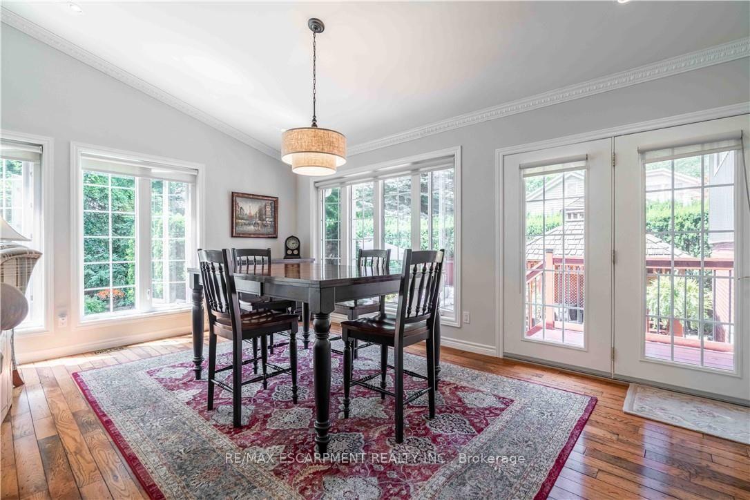 Photo 16 of 138 Judith Crescent, Hamilton, Ancaster — HOMEH